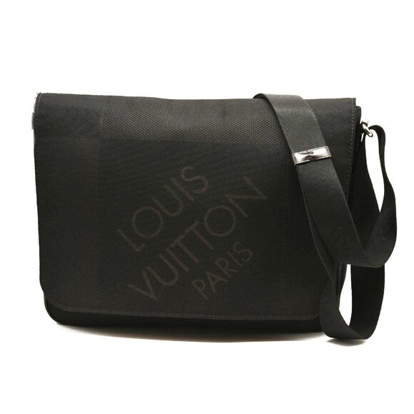 LOUIS VUITTON  Damier Geant Petit Messenger Bag Black VI5008 - Picture 1 of 16